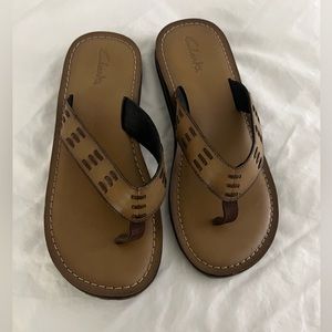 Clarks Brown  Sandal Flip Flop Sz 9